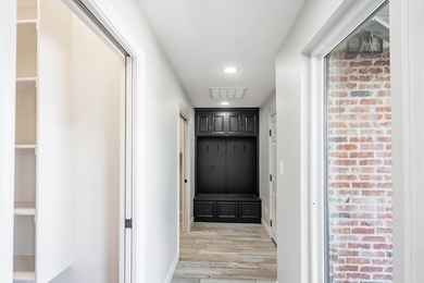 Stunning 4 bed, 3 bath home on the golf course with sweeping on Green Tree Country Club in Texas - for sale on GolfHomes.com, golf home, golf lot