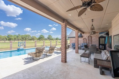 Stunning 4 bed, 3 bath home on the golf course with sweeping on Green Tree Country Club in Texas - for sale on GolfHomes.com, golf home, golf lot