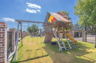 Stunning 4 bed, 3 bath home on the golf course with sweeping on Green Tree Country Club in Texas - for sale on GolfHomes.com, golf home, golf lot
