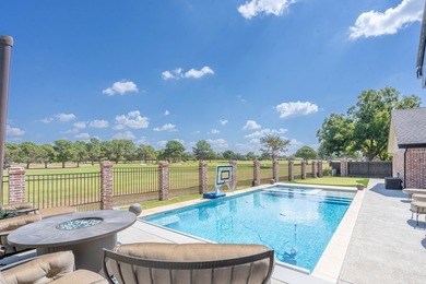 Stunning 4 bed, 3 bath home on the golf course with sweeping on Green Tree Country Club in Texas - for sale on GolfHomes.com, golf home, golf lot