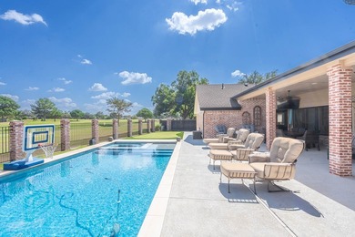 Stunning 4 bed, 3 bath home on the golf course with sweeping on Green Tree Country Club in Texas - for sale on GolfHomes.com, golf home, golf lot