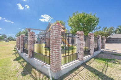 Stunning 4 bed, 3 bath home on the golf course with sweeping on Green Tree Country Club in Texas - for sale on GolfHomes.com, golf home, golf lot