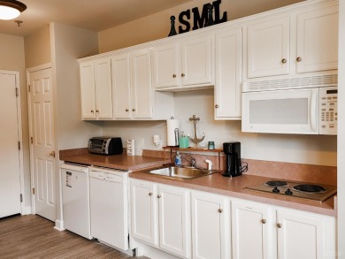Travel & Leisure Magazine quoted Smith Mountain Lake as 'Lake on Mariners Landing Golf and Country Club in Virginia - for sale on GolfHomes.com, golf home, golf lot