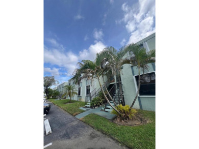 Corner Unit, this beautiful 2-bedrs, 2-bath is located in the on Oriole Golf and Tennis Club in Florida - for sale on GolfHomes.com, golf home, golf lot