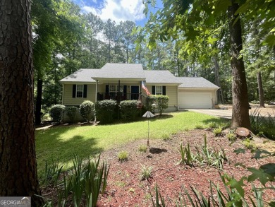 Clean well-maintained move-in ready 3/2 ranch home with 2-car on Turtle Cove Golf Course in Georgia - for sale on GolfHomes.com, golf home, golf lot