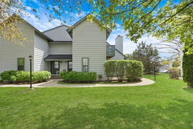 Welcome to 649 Chip Court, a beautifully updated townhome in the on Heather Ridge Golf Club in Illinois - for sale on GolfHomes.com, golf home, golf lot