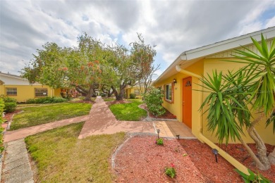 YOUR PERFECT RETREAT AWAITS! Step into this move-in-ready on Kings Point Executive Golf Course in Florida - for sale on GolfHomes.com, golf home, golf lot