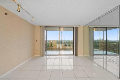 Welcome to this beautifully maintained 2Beds, 2Baths penthouse on  in Florida - for sale on GolfHomes.com, golf home, golf lot