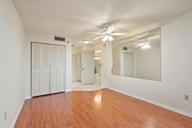 Welcome to this beautifully maintained 2Beds, 2Baths penthouse on  in Florida - for sale on GolfHomes.com, golf home, golf lot
