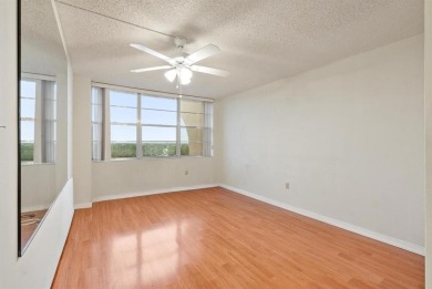 Welcome to this beautifully maintained 2Beds, 2Baths penthouse on  in Florida - for sale on GolfHomes.com, golf home, golf lot
