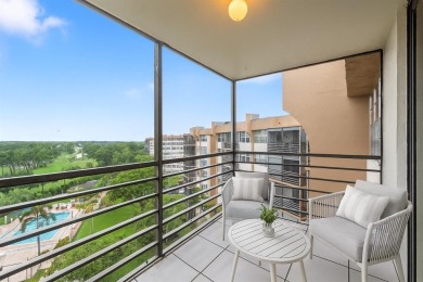 Welcome to this beautifully maintained 2Beds, 2Baths penthouse on  in Florida - for sale on GolfHomes.com, golf home, golf lot