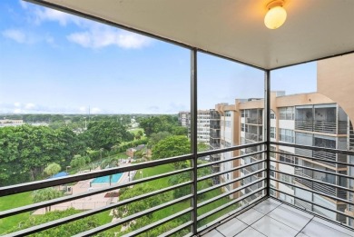 Welcome to this beautifully maintained 2Beds, 2Baths penthouse on  in Florida - for sale on GolfHomes.com, golf home, golf lot
