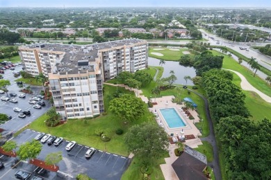 Welcome to this beautifully maintained 2Beds, 2Baths penthouse on  in Florida - for sale on GolfHomes.com, golf home, golf lot