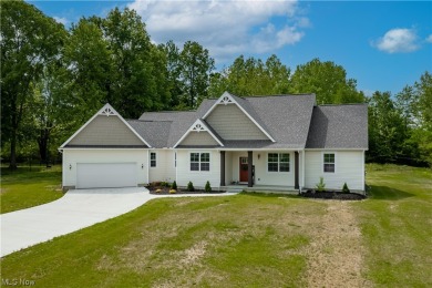 This spacious gem is conveniently located near quick highway on Avon Oaks Country Club in Ohio - for sale on GolfHomes.com, golf home, golf lot