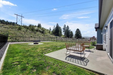 This beautifully designed 3 bed, 2 bath home offers style on Trailhead At Liberty Lake in Washington - for sale on GolfHomes.com, golf home, golf lot