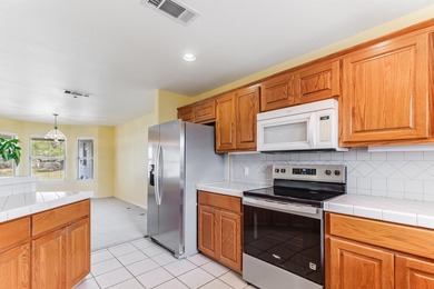 Looking for space, location, and charm? This adorable Oak Vista on Delaware Springs Golf Course in Texas - for sale on GolfHomes.com, golf home, golf lot