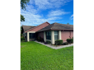 Welcome Home!  This charming 2 BR, 2 BA, 1 car garage is move-in on River Ridge Golf Club in Florida - for sale on GolfHomes.com, golf home, golf lot