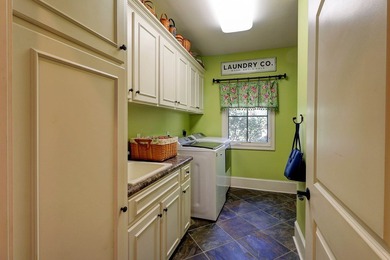 Stunning golf course home in the highly desirable Highlands on Highland Oaks Golf Course in Alabama - for sale on GolfHomes.com, golf home, golf lot