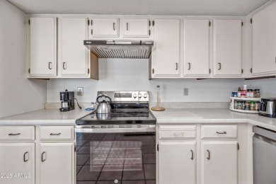 { SUN LAKES 55+ Adult Community } Refreshed home with new PAINT on Sun Lakes Country Club in Arizona - for sale on GolfHomes.com, golf home, golf lot