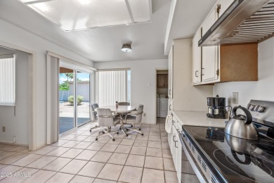 { SUN LAKES 55+ Adult Community } Refreshed home with new PAINT on Sun Lakes Country Club in Arizona - for sale on GolfHomes.com, golf home, golf lot