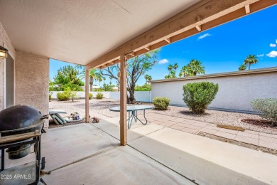 { SUN LAKES 55+ Adult Community } Refreshed home with new PAINT on Sun Lakes Country Club in Arizona - for sale on GolfHomes.com, golf home, golf lot
