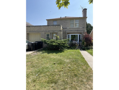 Great opportunity in Edgebrook!!! Wonderful 3 br 1.1 bth Art on Billy Caldwell Golf Course in Illinois - for sale on GolfHomes.com, golf home, golf lot