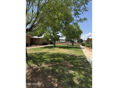Welcome to this charming 2-bedroom, 2-bathroom home featuring a on Sun City-Willow Creek / Willow Brook  in Arizona - for sale on GolfHomes.com, golf home, golf lot