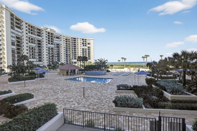 Turn this condo into your own coastal haven.This 2 bedroom / 2 on Jupiter Dunes Golf Course in Florida - for sale on GolfHomes.com, golf home, golf lot