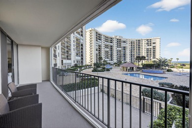 Turn this condo into your own coastal haven.This 2 bedroom / 2 on Jupiter Dunes Golf Course in Florida - for sale on GolfHomes.com, golf home, golf lot
