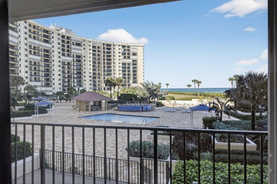 Turn this condo into your own coastal haven.This 2 bedroom / 2 on Jupiter Dunes Golf Course in Florida - for sale on GolfHomes.com, golf home, golf lot
