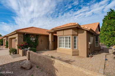 Located in the heart of Sun Lakes, this well-maintained home on Oakwood Golf Club  in Arizona - for sale on GolfHomes.com, golf home, golf lot