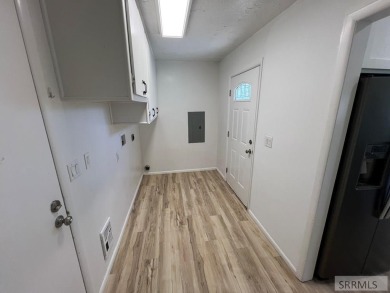 Tastefully updated move in ready 3 bedroom home on a 1 acre lot on Jefferson Hills Golf Course in Idaho - for sale on GolfHomes.com, golf home, golf lot