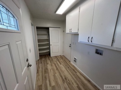 Tastefully updated move in ready 3 bedroom home on a 1 acre lot on Jefferson Hills Golf Course in Idaho - for sale on GolfHomes.com, golf home, golf lot