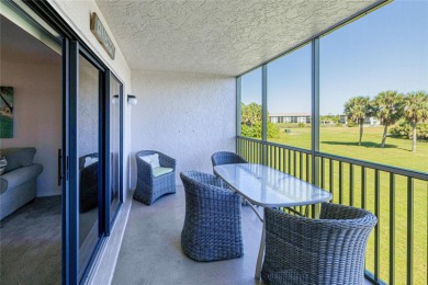 Pride of ownership shows in this well- kept MOVE-IN READY second on Kingsway Country Club in Florida - for sale on GolfHomes.com, golf home, golf lot