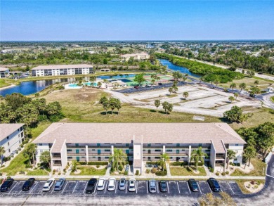 Pride of ownership shows in this well- kept MOVE-IN READY second on Kingsway Country Club in Florida - for sale on GolfHomes.com, golf home, golf lot