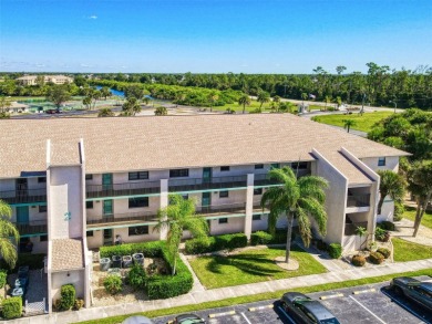 Pride of ownership shows in this well- kept MOVE-IN READY second on Kingsway Country Club in Florida - for sale on GolfHomes.com, golf home, golf lot