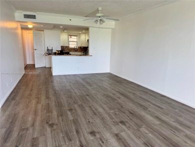 Corner unit, 2 bedroom 2 full baths, updated. Open kitchen, nice on Grande Oaks Golf Club in Florida - for sale on GolfHomes.com, golf home, golf lot