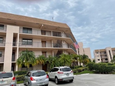 BEAUTIFULLY MAINTAINED 2 BED/2 BATH CONDO LOCATED IN THE SERENE on Sunrise Lakes Phase IV Golf Course in Florida - for sale on GolfHomes.com, golf home, golf lot