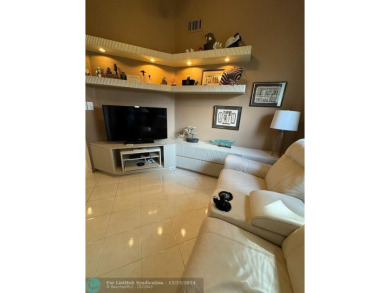 ****  BEAUTIFUL SPACIOUS VILLA OVERLOOKING THE LAKE IN on Gleneagles Golf and Country Club in Florida - for sale on GolfHomes.com, golf home, golf lot