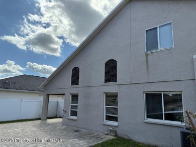 This beautiful 3 bedroom, 2.5 bath home is located in the on Hernando Oaks Golf and Country Club in Florida - for sale on GolfHomes.com, golf home, golf lot