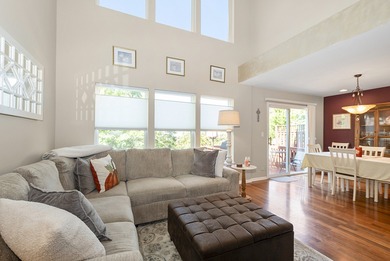 BEAUTIFUL, WELL-MAINTAINED, 3 bed, 2.5 bath two-story townhome on Seven Bridges Golf Club in Illinois - for sale on GolfHomes.com, golf home, golf lot