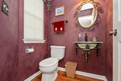 BEAUTIFUL, WELL-MAINTAINED, 3 bed, 2.5 bath two-story townhome on Seven Bridges Golf Club in Illinois - for sale on GolfHomes.com, golf home, golf lot