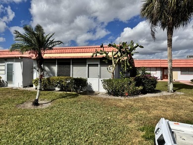 Corner 2/2 Villa, no one above or below you. Light & bright on Kings Point Golf -Flanders Way in Florida - for sale on GolfHomes.com, golf home, golf lot