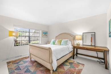 First Floor Unit - Priced to Sell! Enjoy a screened porch with on Hunters Run Golf and Country Club in Florida - for sale on GolfHomes.com, golf home, golf lot