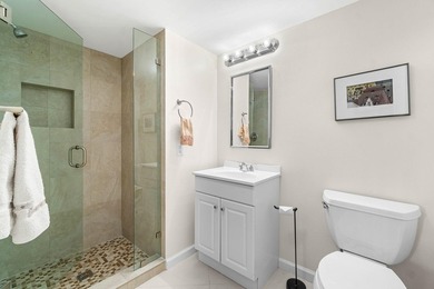 First Floor Unit - Priced to Sell! Enjoy a screened porch with on Hunters Run Golf and Country Club in Florida - for sale on GolfHomes.com, golf home, golf lot