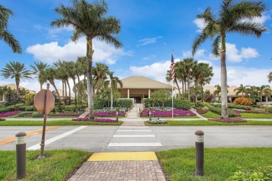 First Floor Unit - Priced to Sell! Enjoy a screened porch with on Hunters Run Golf and Country Club in Florida - for sale on GolfHomes.com, golf home, golf lot