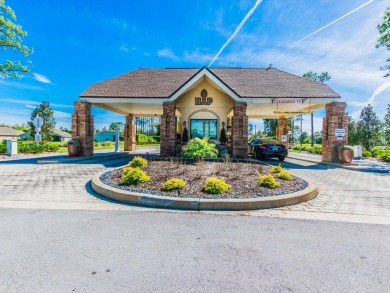 This spacious Grand Cayman model offers over 2,700 Sq Ft of on Heritage Pines Country Club in Florida - for sale on GolfHomes.com, golf home, golf lot