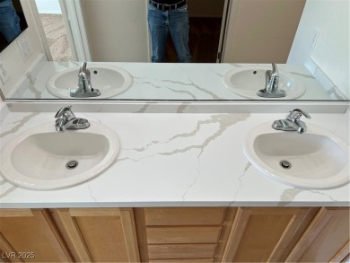 BEAUTIFUL 1-STORY HOME IN SUN CITY ALIANTE. 55+ Cummunity. 2 on Aliante Golf Club in Nevada - for sale on GolfHomes.com, golf home, golf lot