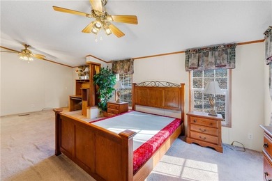 Welcome to a peaceful retreat where comfort, convenience, and on Holiday Island Executive Golf Course in Arkansas - for sale on GolfHomes.com, golf home, golf lot