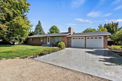 Quality construction, Wide open floor plan, lots of bedrooms on Purple Sage Golf Course in Idaho - for sale on GolfHomes.com, golf home, golf lot